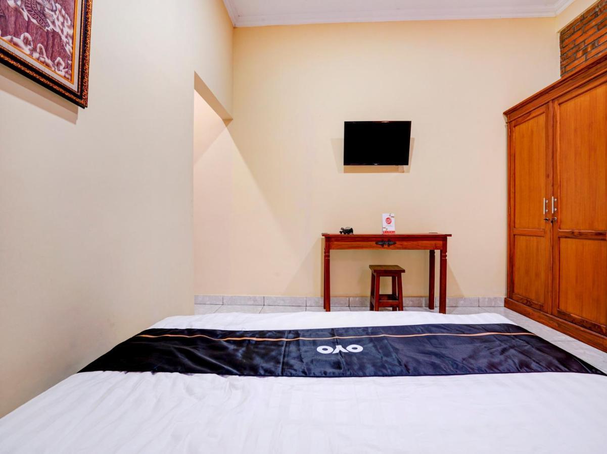 Super Oyo Collection O 90265 Cempoko Mulyo Homestay Syariah Tugu Екстериор снимка
