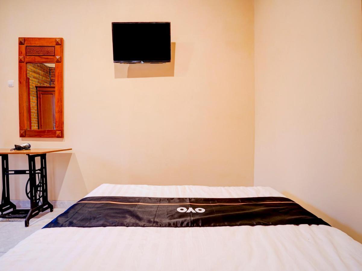 Super Oyo Collection O 90265 Cempoko Mulyo Homestay Syariah Tugu Екстериор снимка